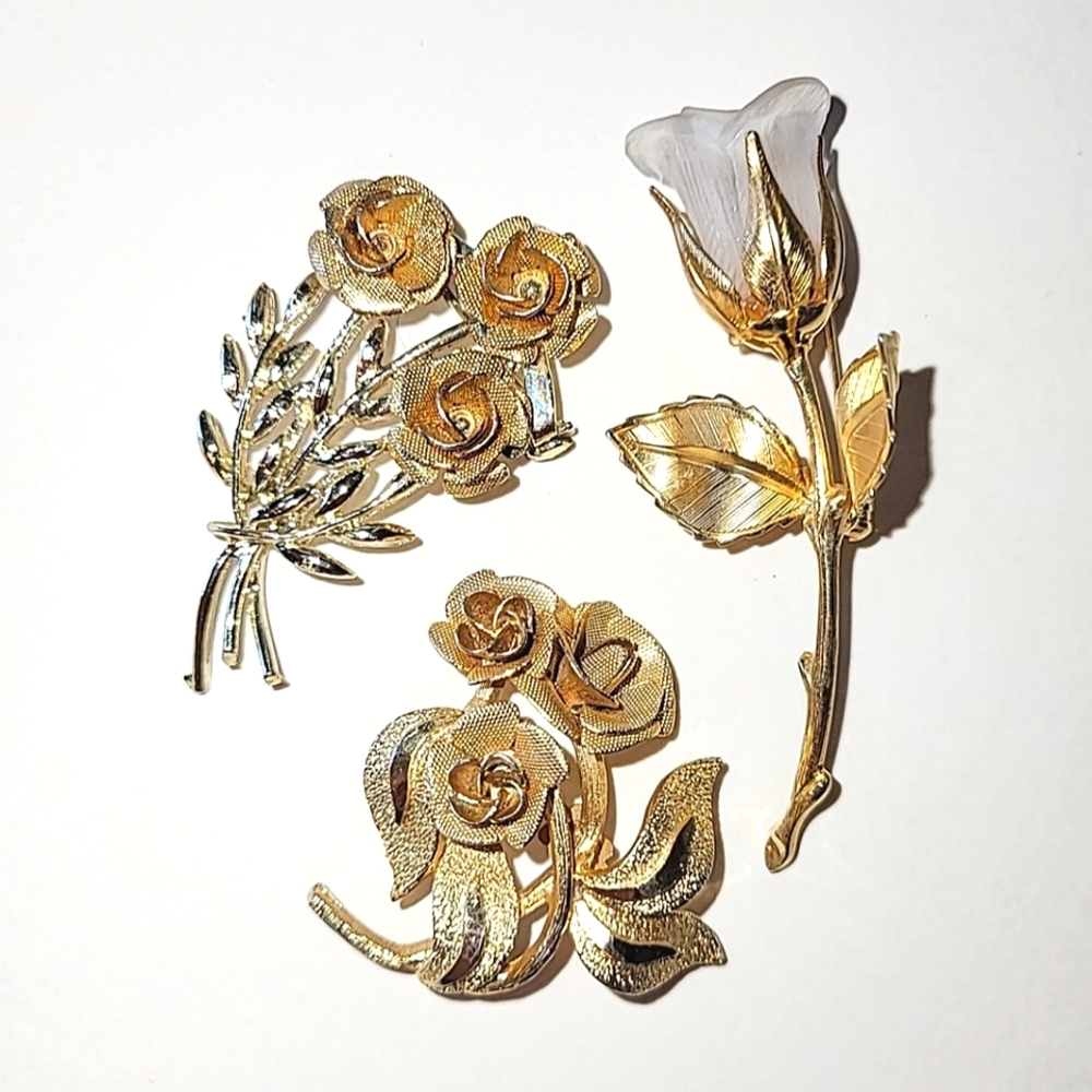ROSES ROSE BROOCHES - LOT OF 3 - FROSTED LUCITE ROSE